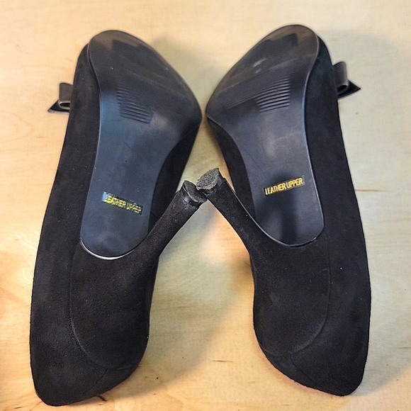 Franco Fortini Pand Black Suede 3 1/2 Inch Heels - Picture 6 of 7